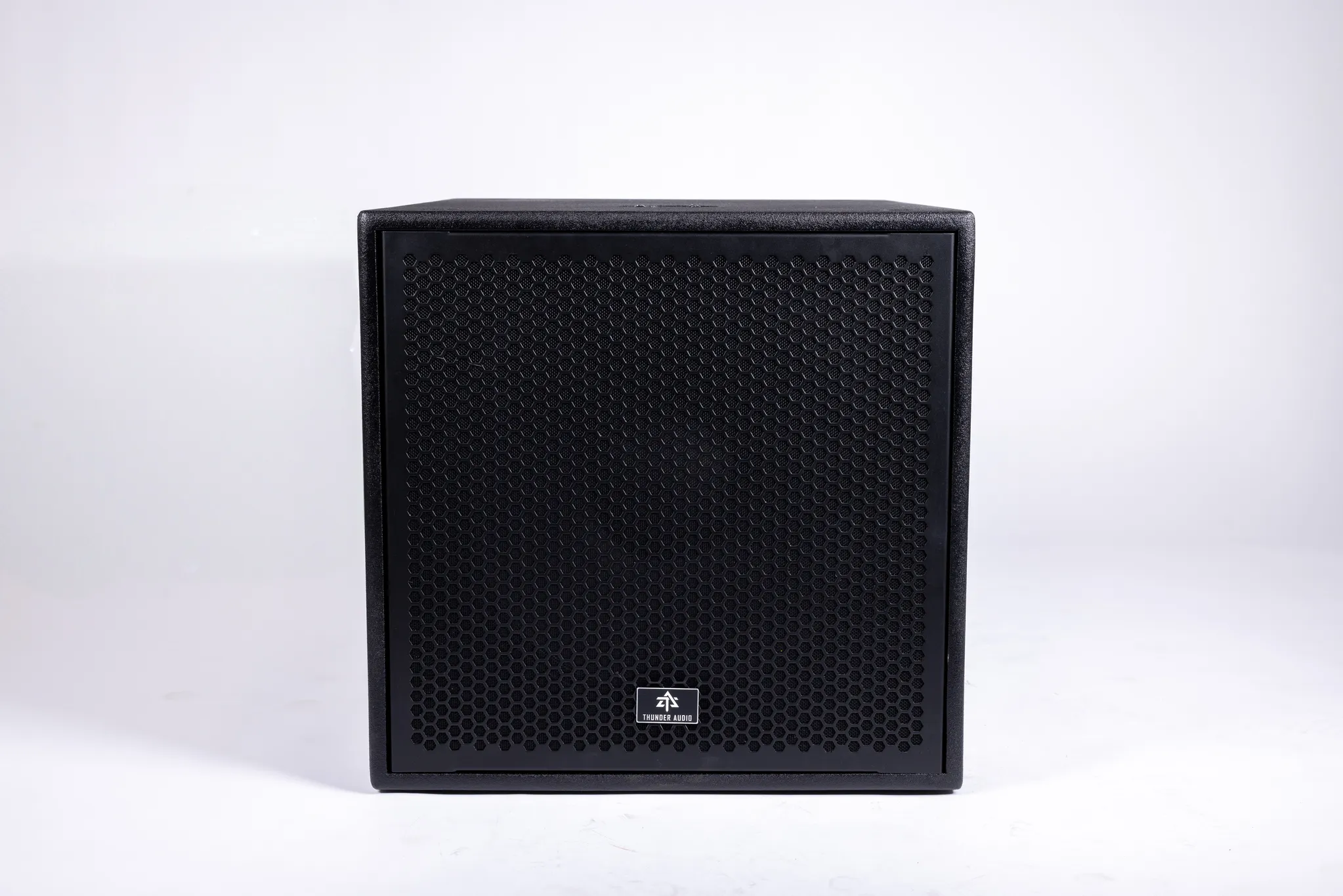 Rumble 118A 18-Inch Powered Subwoofer for Live Sound